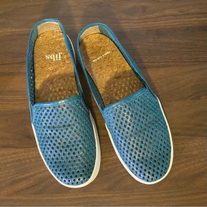 Jibs Classic Slip On in Teal - EUC